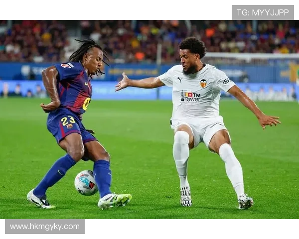 瓦伦西亚管理层决策争议显现,对球队稳定性与发展规划形成影响